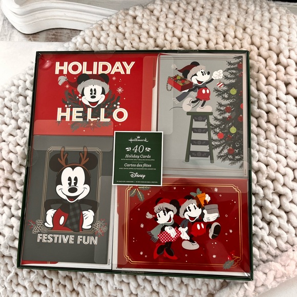 HALLMARK DISNEY HOLIDAY GREETING CARDS 40 CT.πβ€οΈπ - Picture 2 of 11
